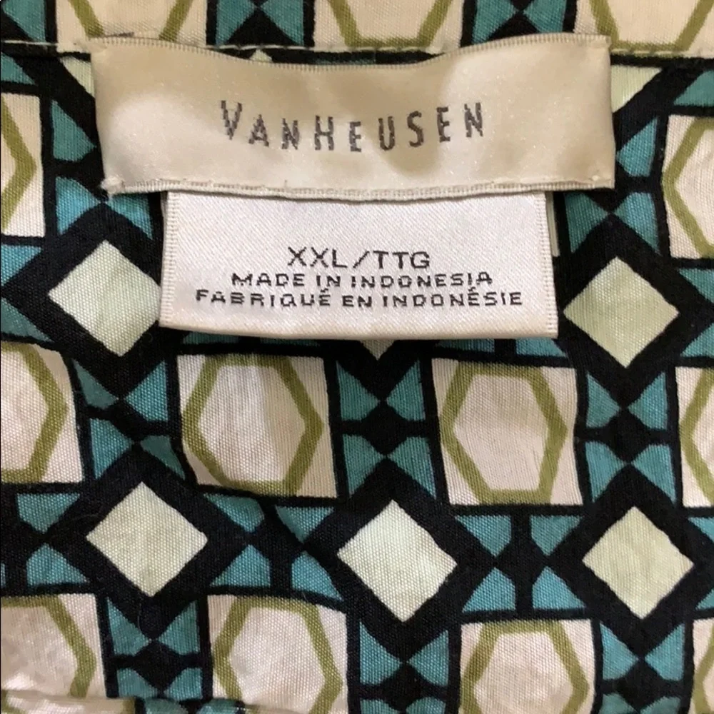 Plus Size Top - Picture 2 of 7